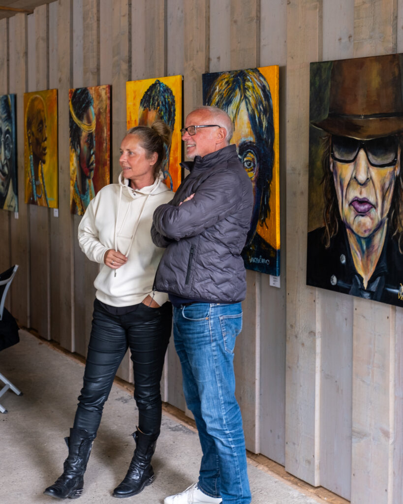 Bild 1726 | Unknown People bei Wilma Striebing - van den Brand,  Arboretum Grenzenlust