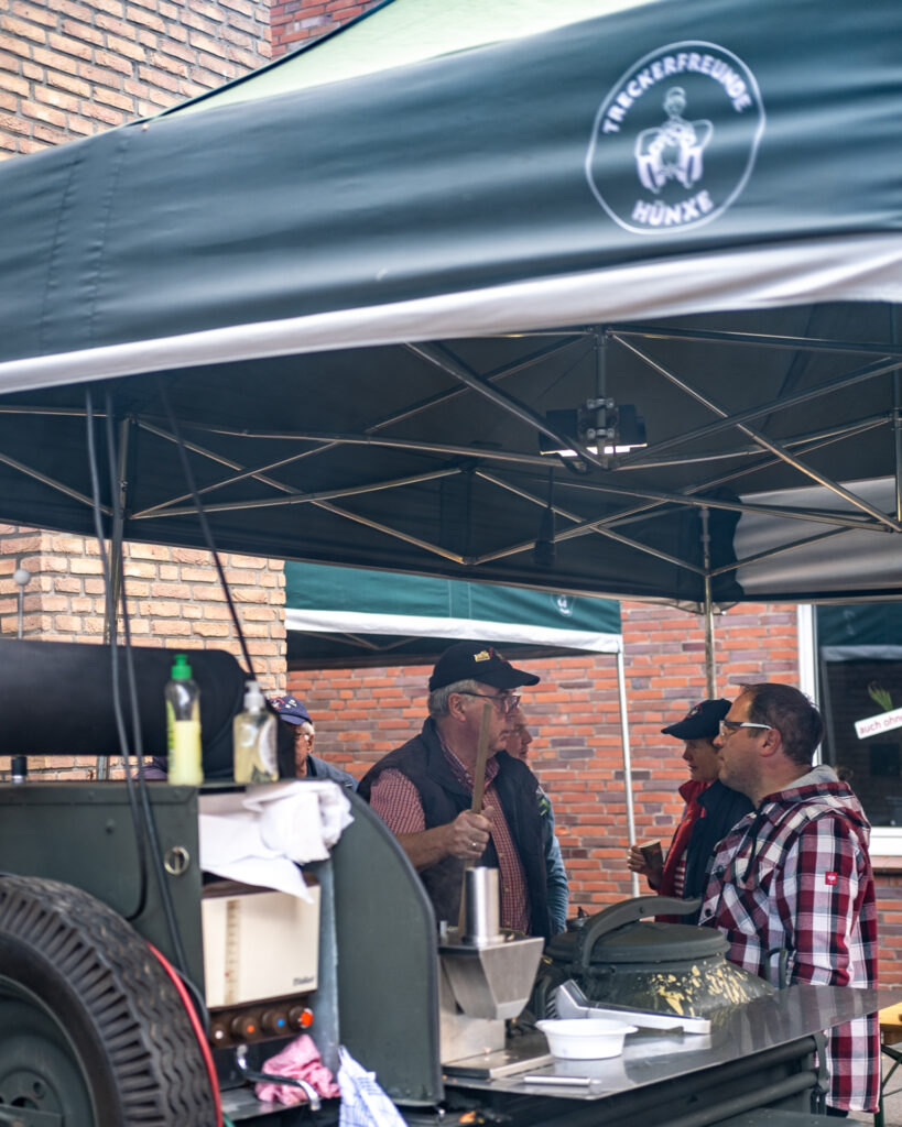 Bild 3124 | Erbsensuppe aus der Gulaschkanone, Treckerfreunde Hünxe