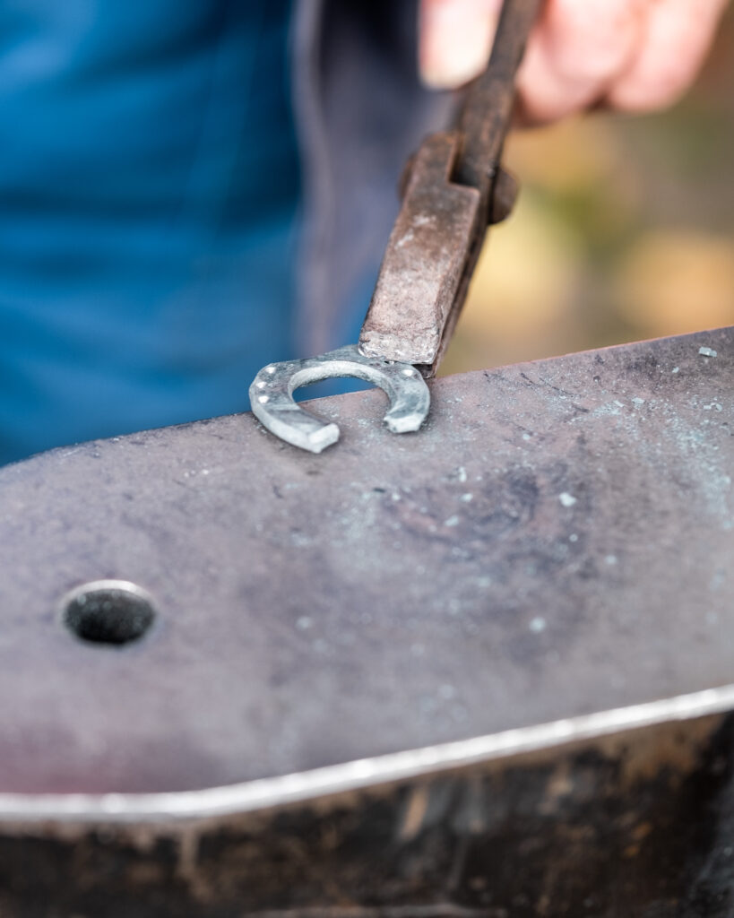 Bild 6128-2 | Schmied