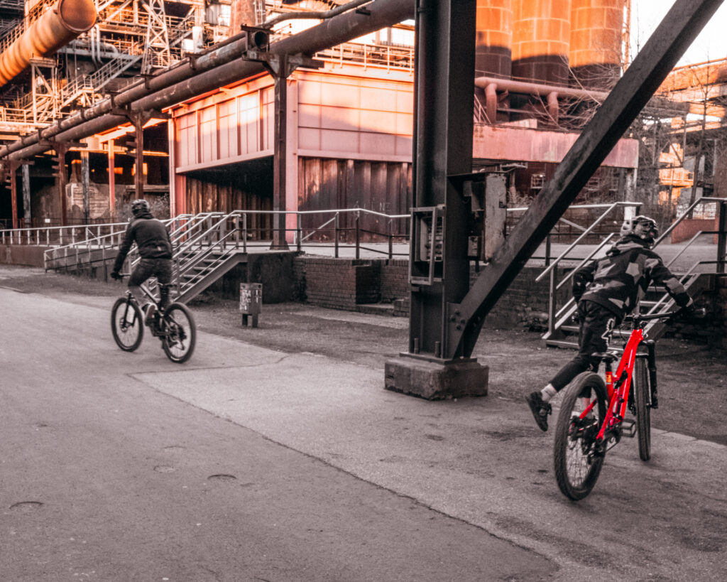 Bild 50928 Radsportler im Landschaftspark Duisburg Nord
